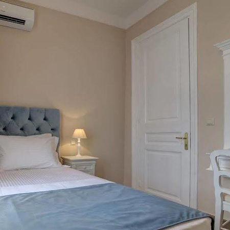 Home & Art Suites Atina Dış mekan fotoğraf