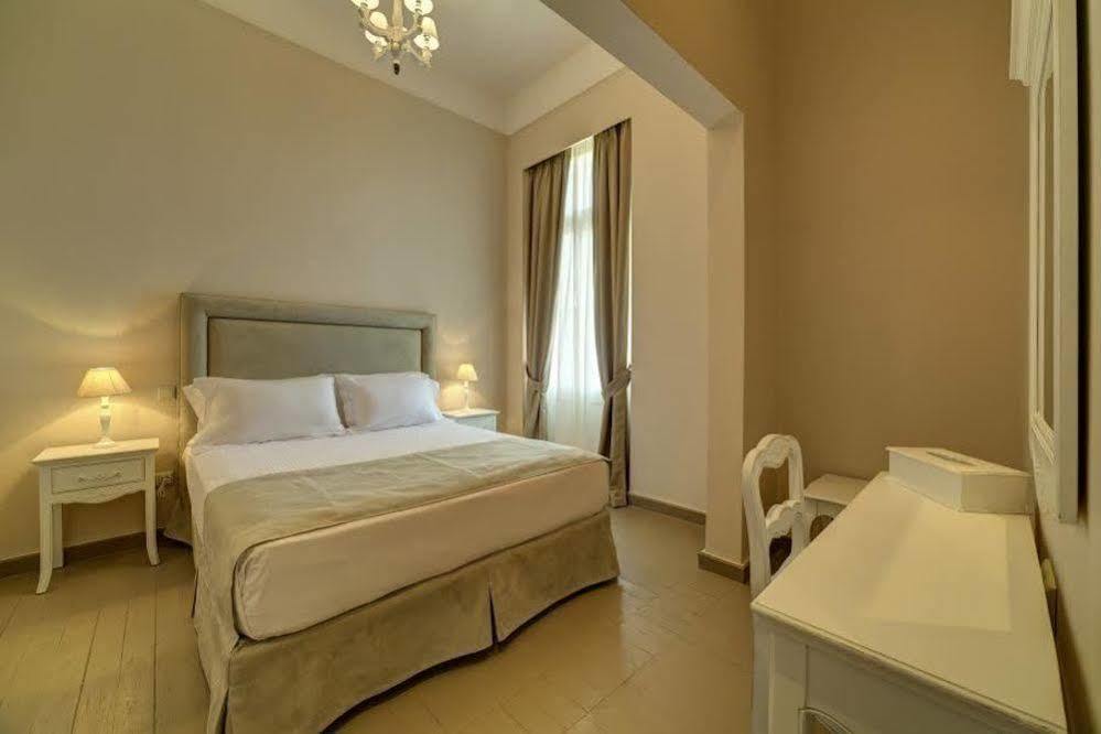 Home & Art Suites Atina Dış mekan fotoğraf
