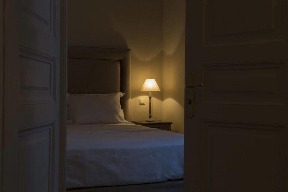 Home & Art Suites Atina Dış mekan fotoğraf