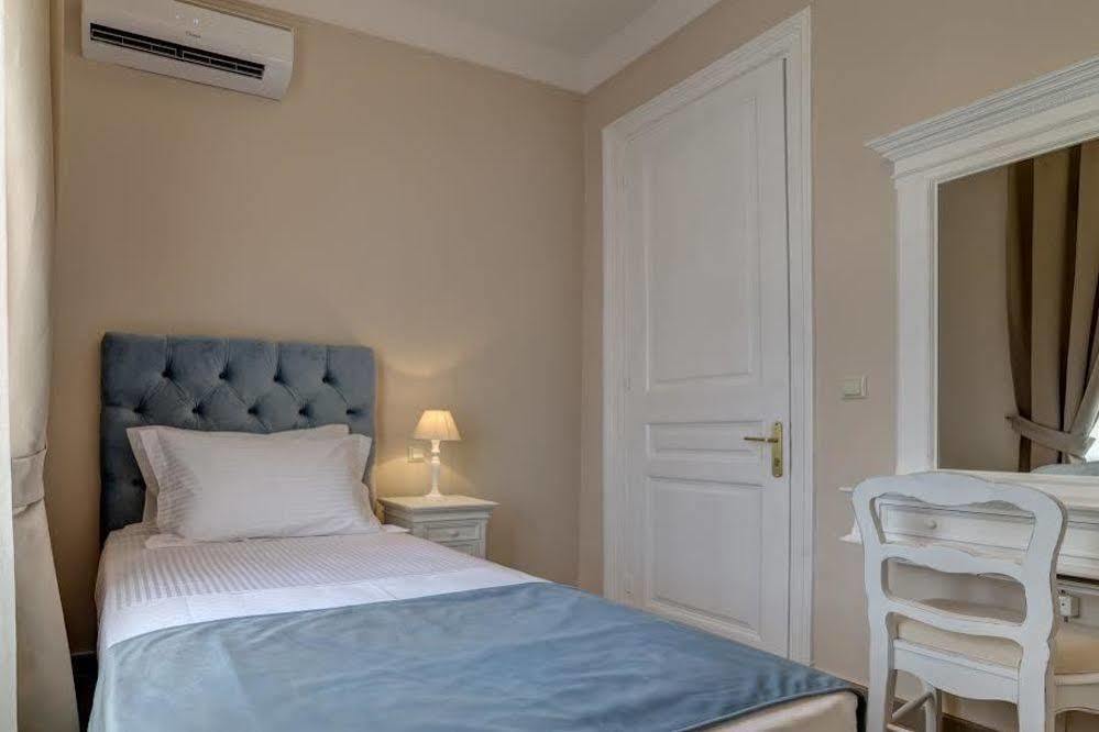 Home & Art Suites Atina Dış mekan fotoğraf