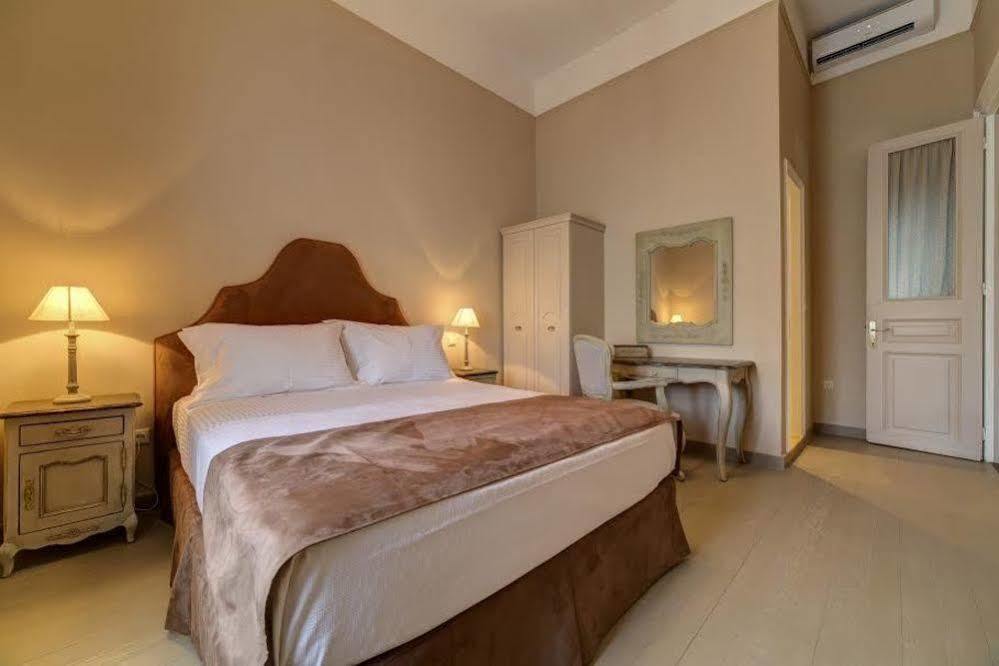 Home & Art Suites Atina Dış mekan fotoğraf