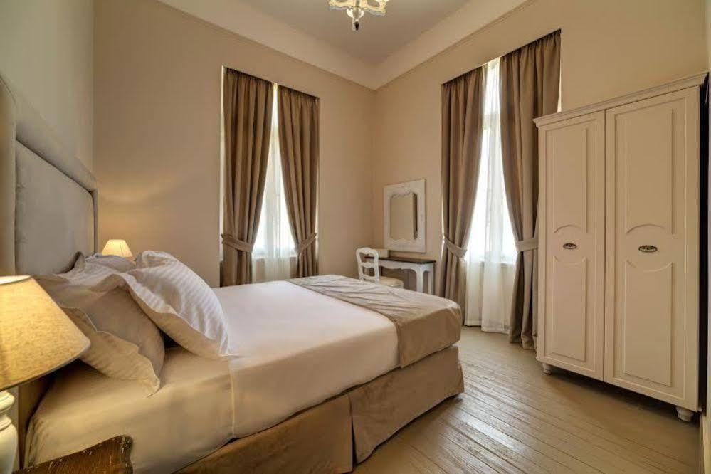 Home & Art Suites Atina Dış mekan fotoğraf