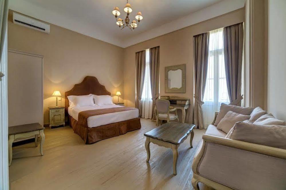 Home & Art Suites Atina Dış mekan fotoğraf