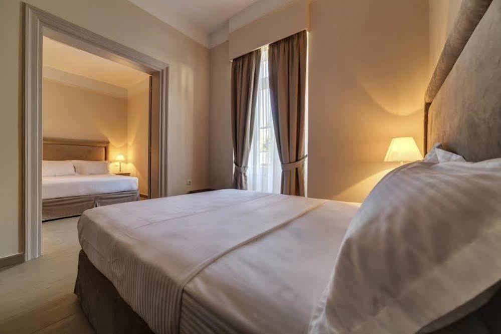 Home & Art Suites Atina Dış mekan fotoğraf